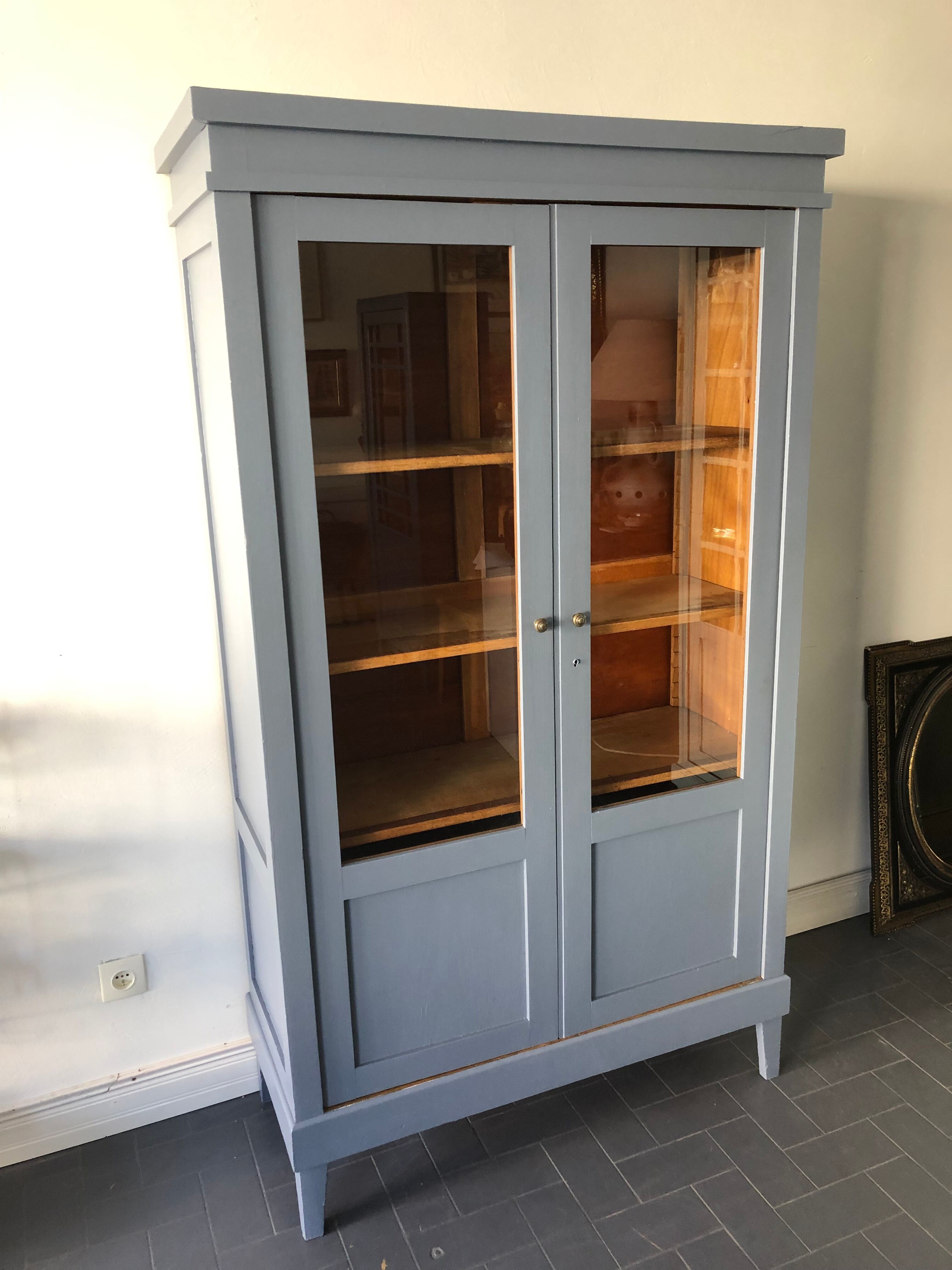 Cabinet glass Paris vintage Dresser