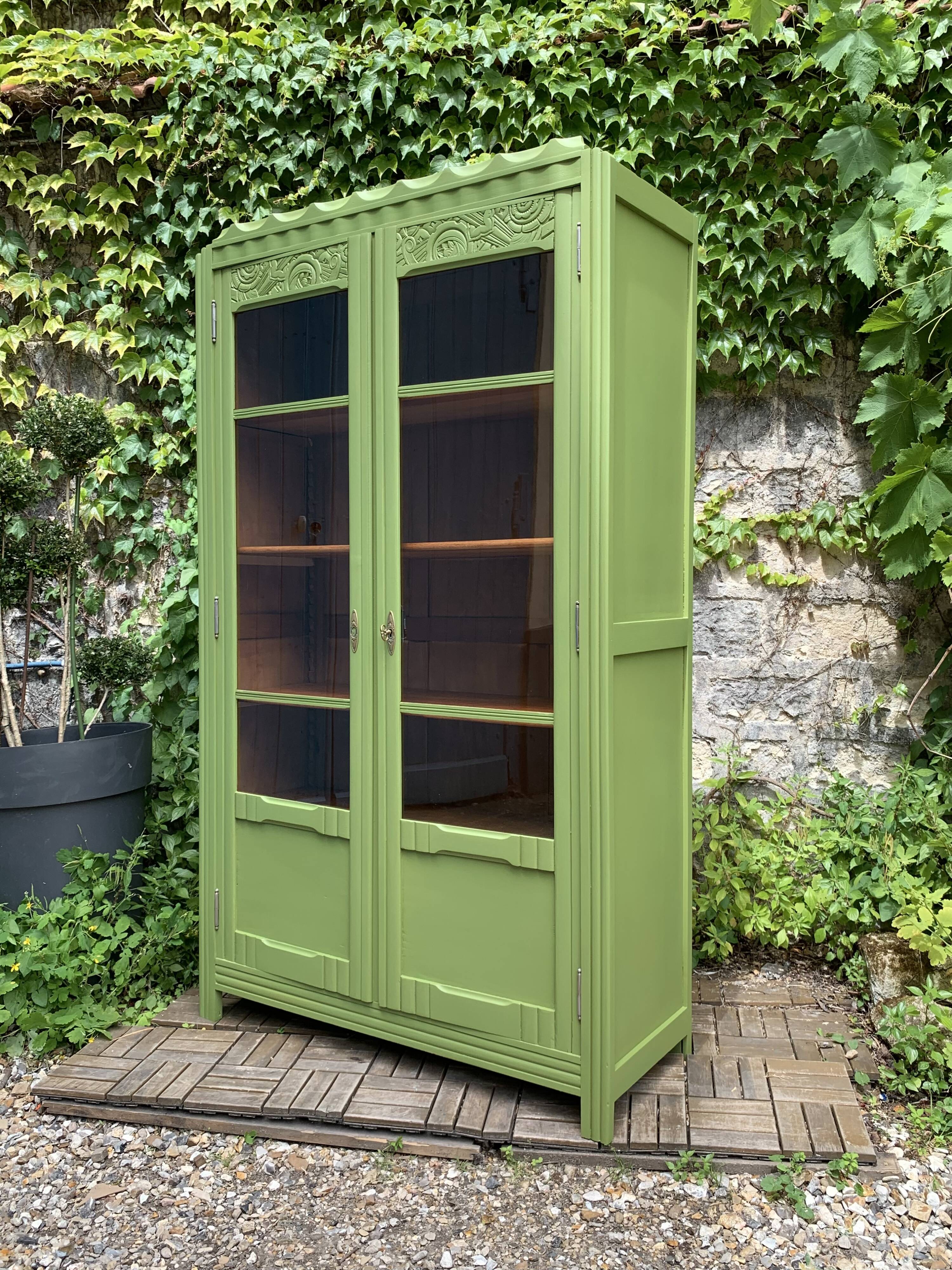Armoire parisienne vitrée art déco 1930 kaki