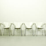 Set of 6 Arne Jacobsen 3207 Armchairs and Dining Table A826 by  Arne Jacobsen for Fritz Hansen