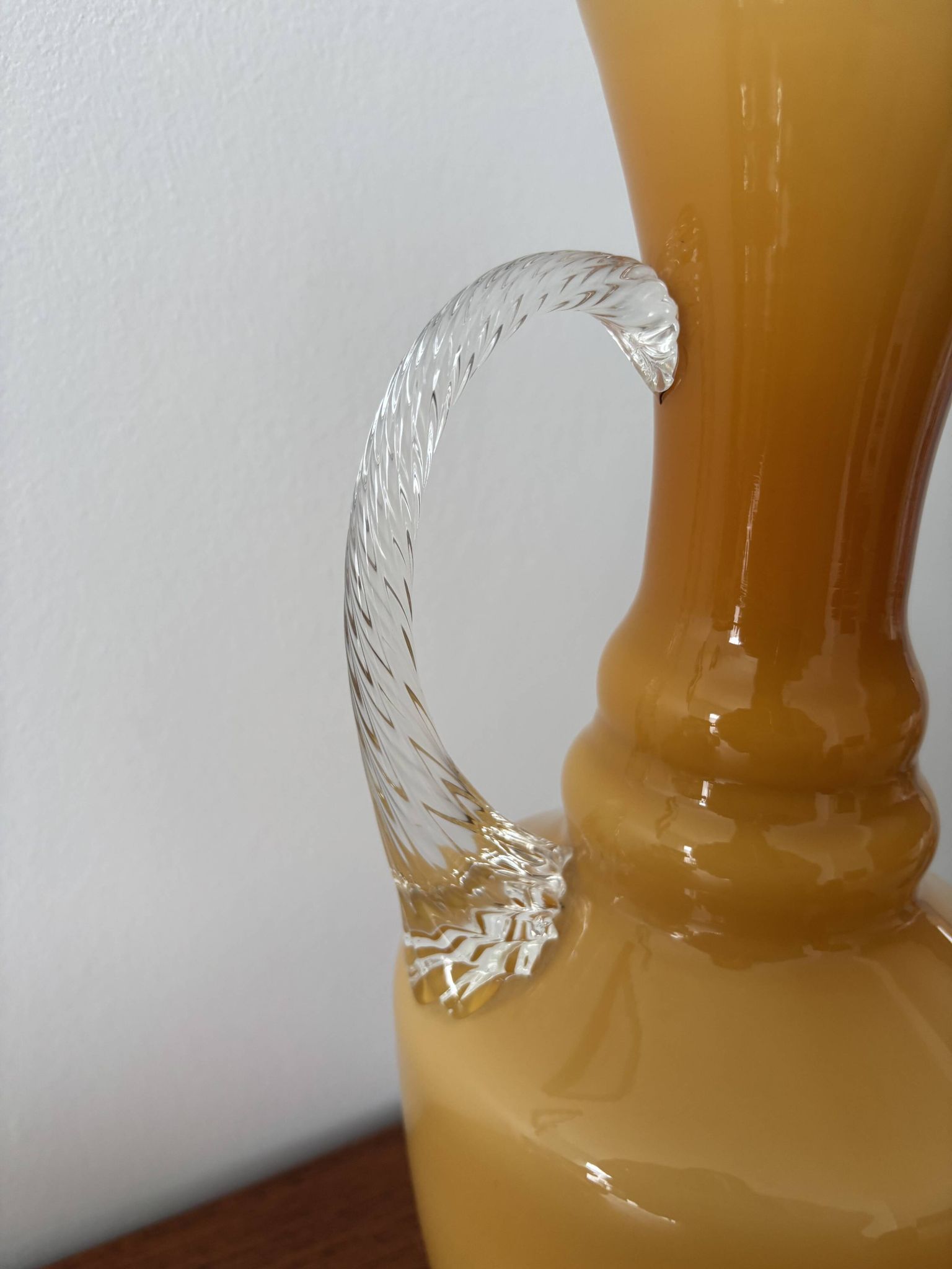 Vase en opaline vintage range ambré Verrerie rétro mid century