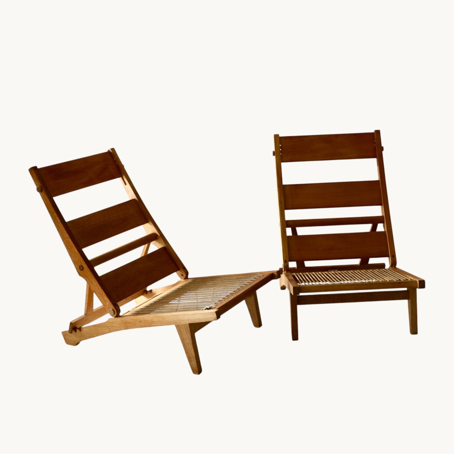 une paire de fauteuils Hans Wegner, Suède, années 60.