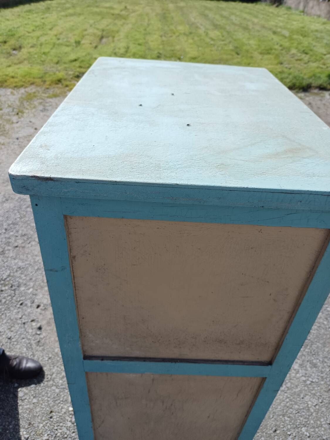 Small 1-door bookcase