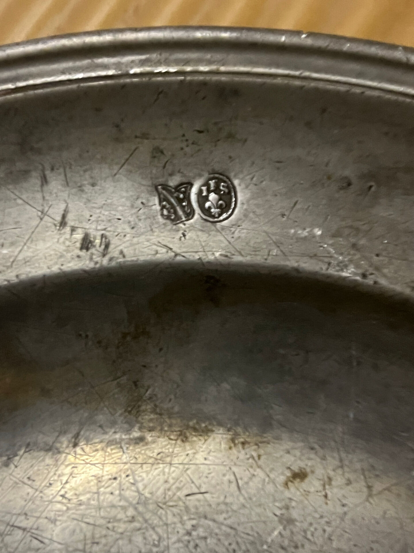 Plat en étain
