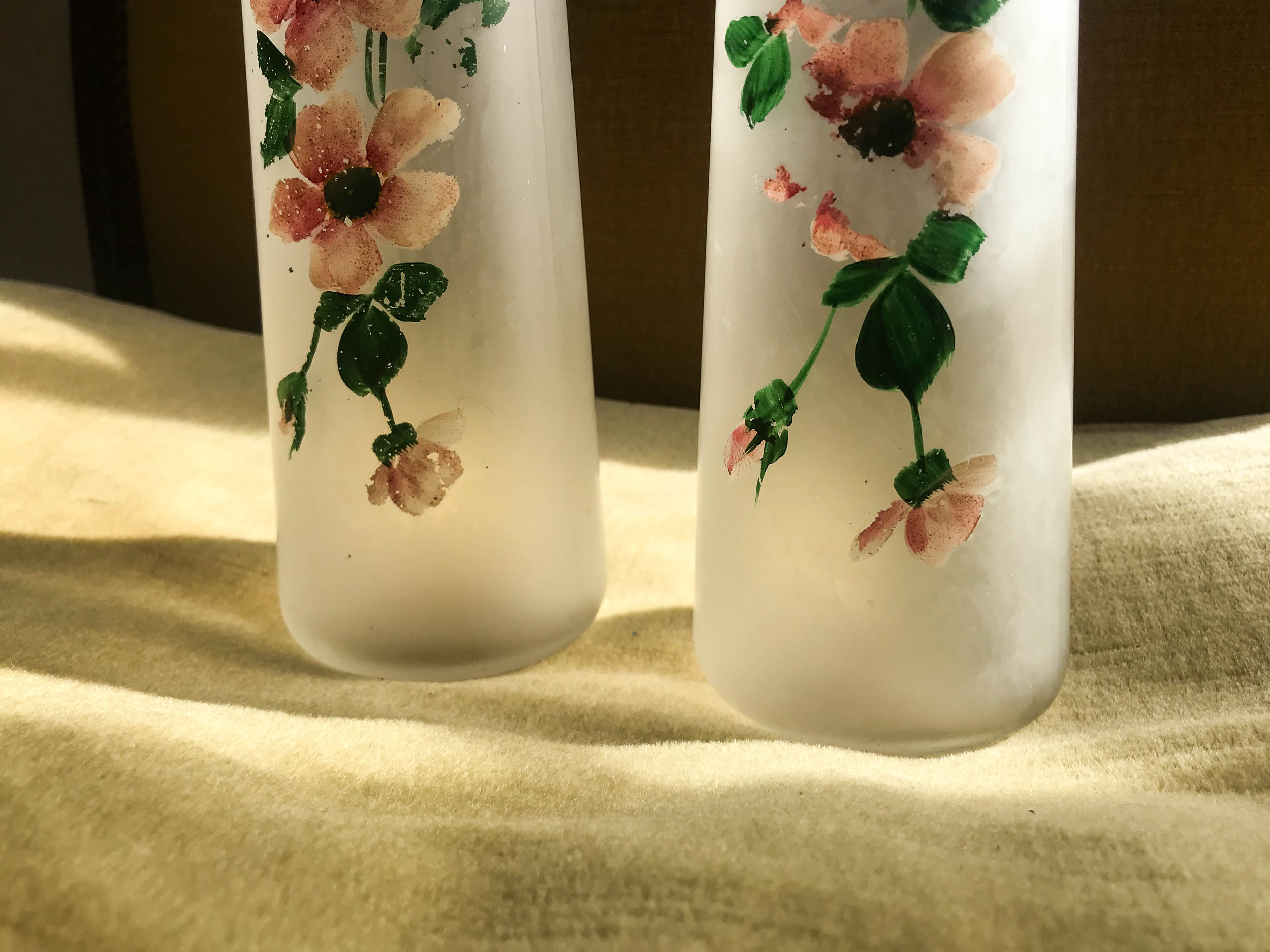 Pair of art deco vases in glass