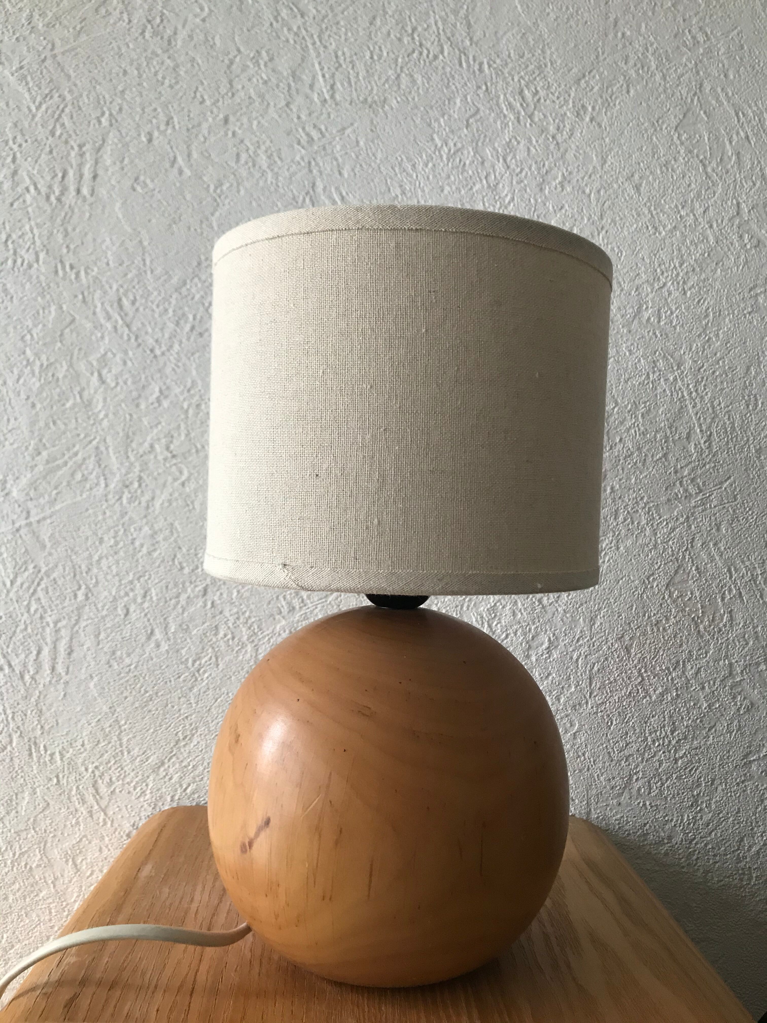 Light wooden ball lamp foot