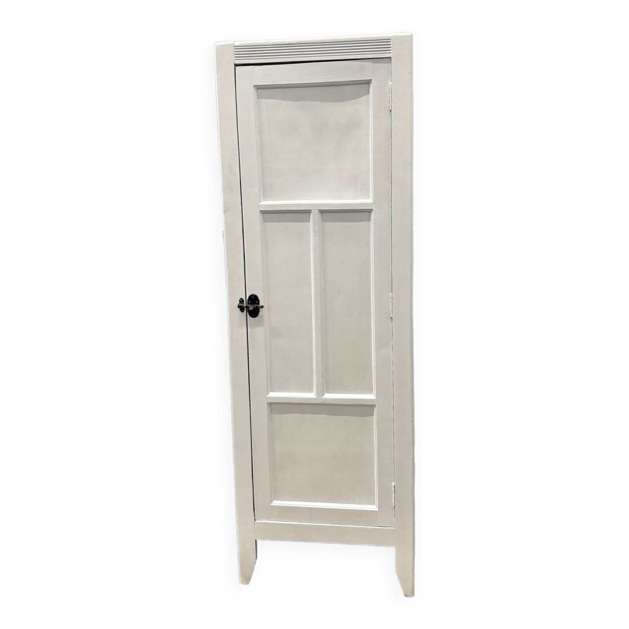 Small Parisian wardrobe