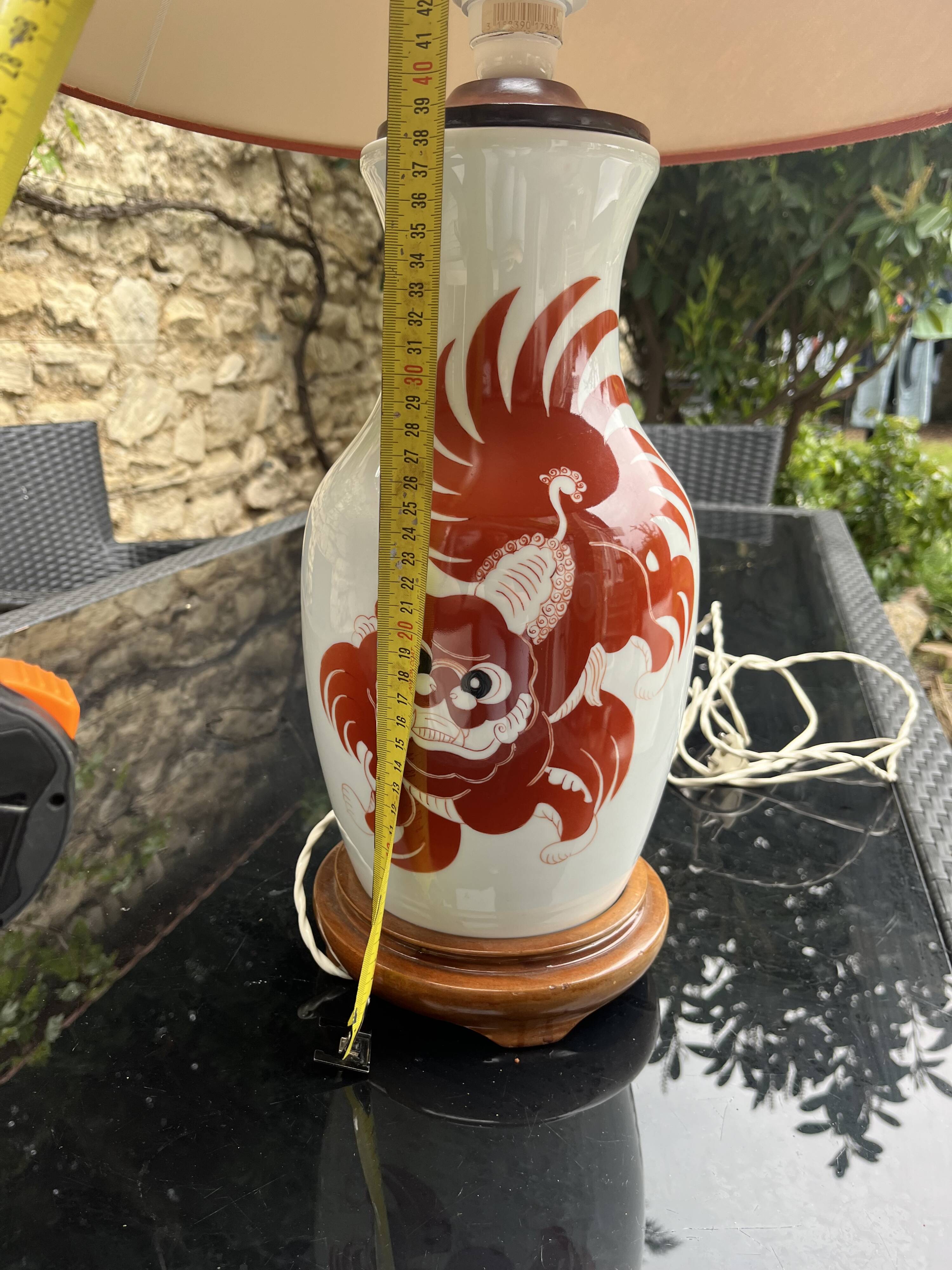 Porcelain table lamp