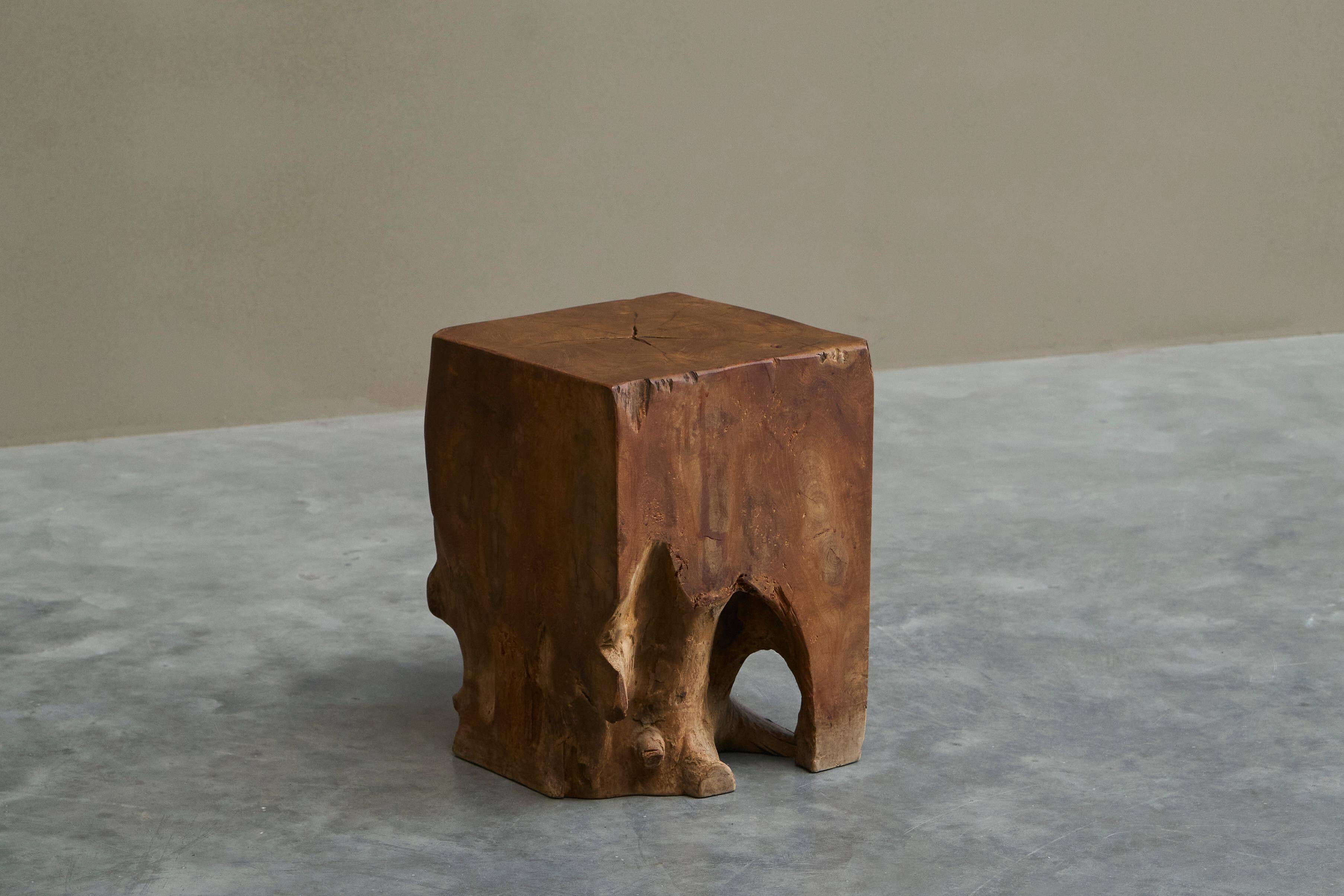 Table d'appoint sculpturale en bois d'orme massif 1970s