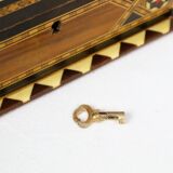 Jewelry box red velvet oriental 17cm