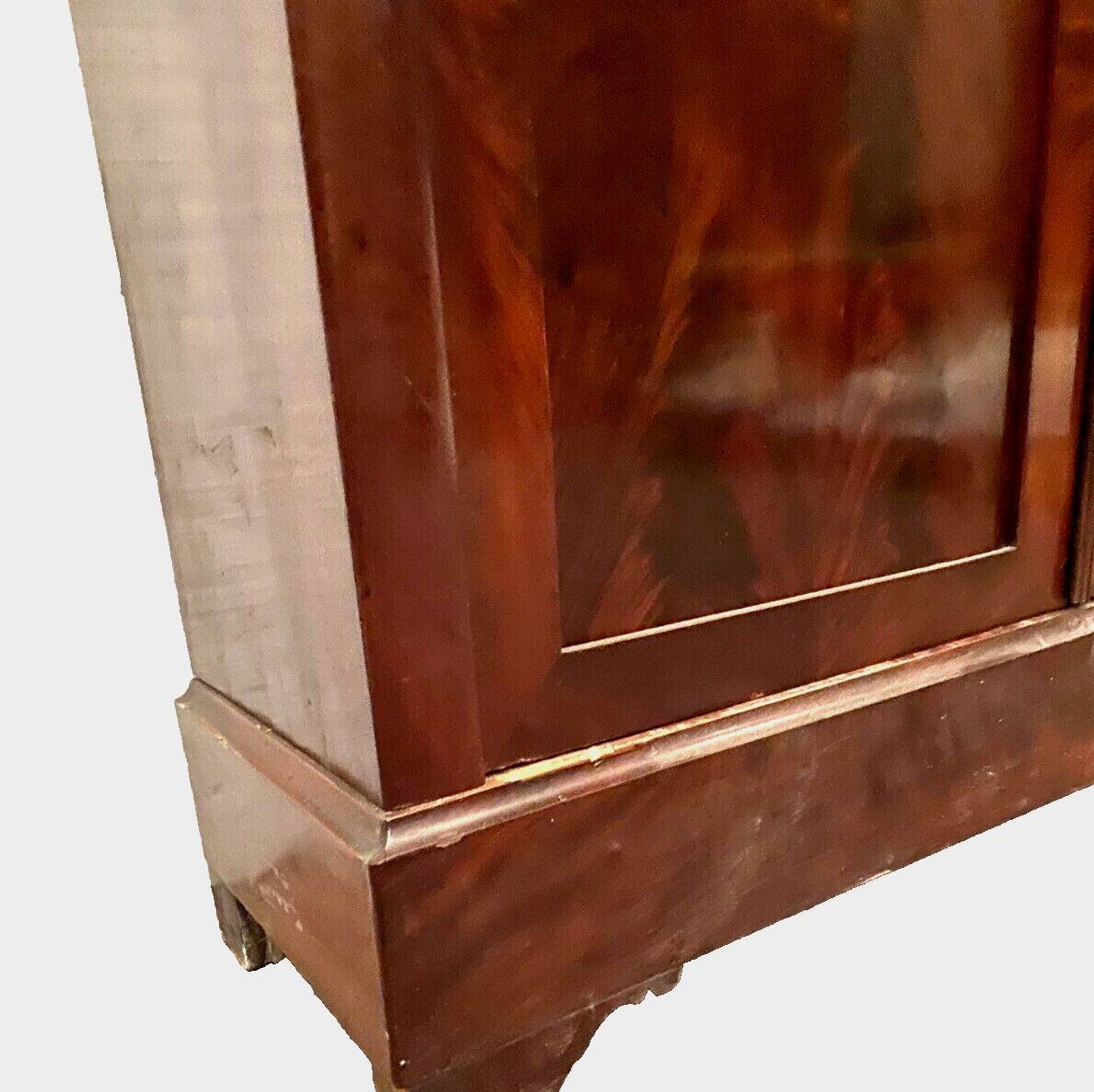 Louis Philippe display case in mahogany and mahogany veneer 19th century