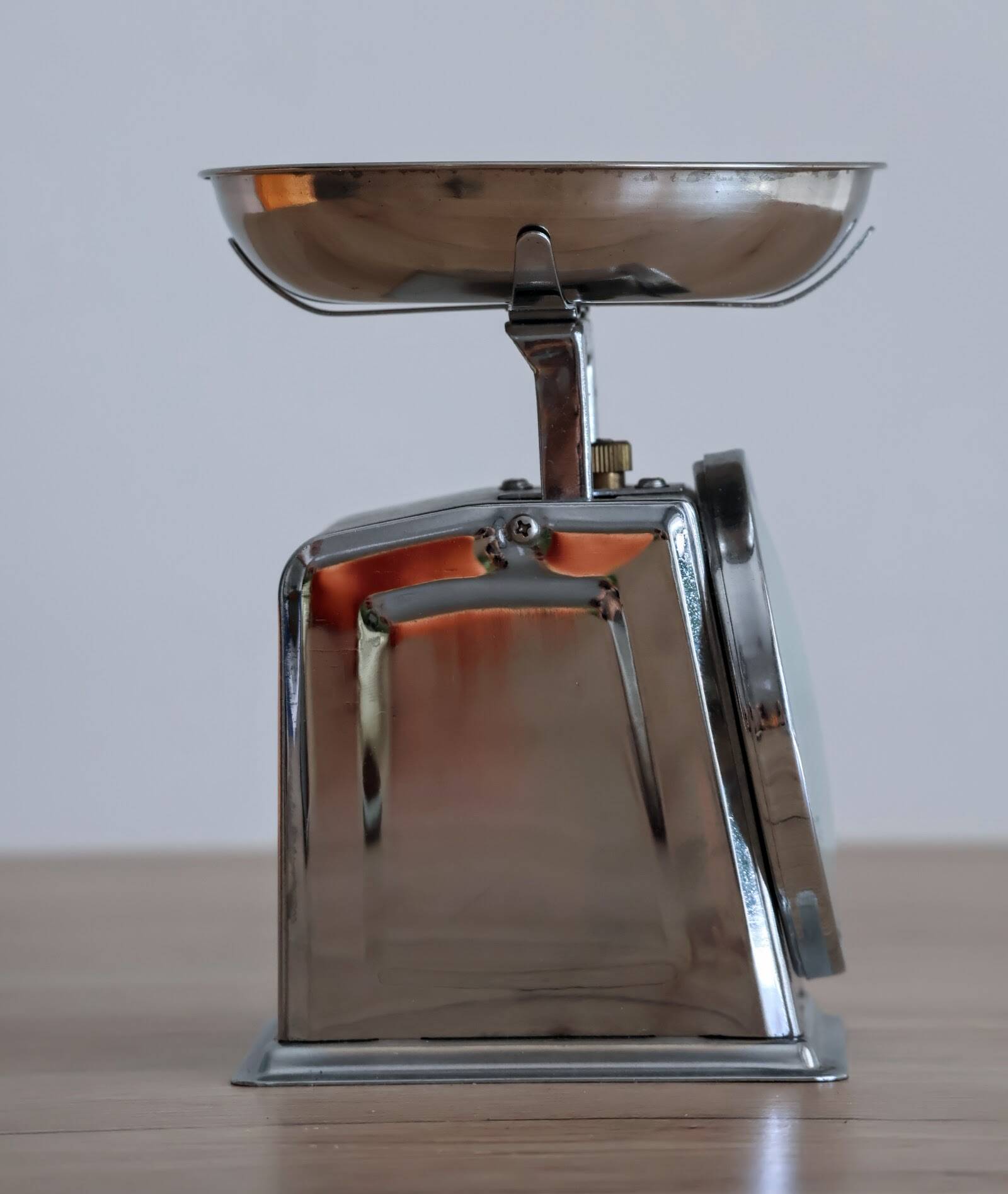 Yasu Sasamoto metal kitchen scale - Dulton - vintage