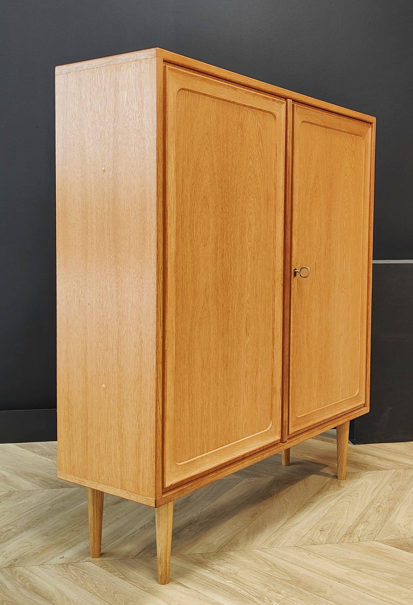 Mid century midboard vintage