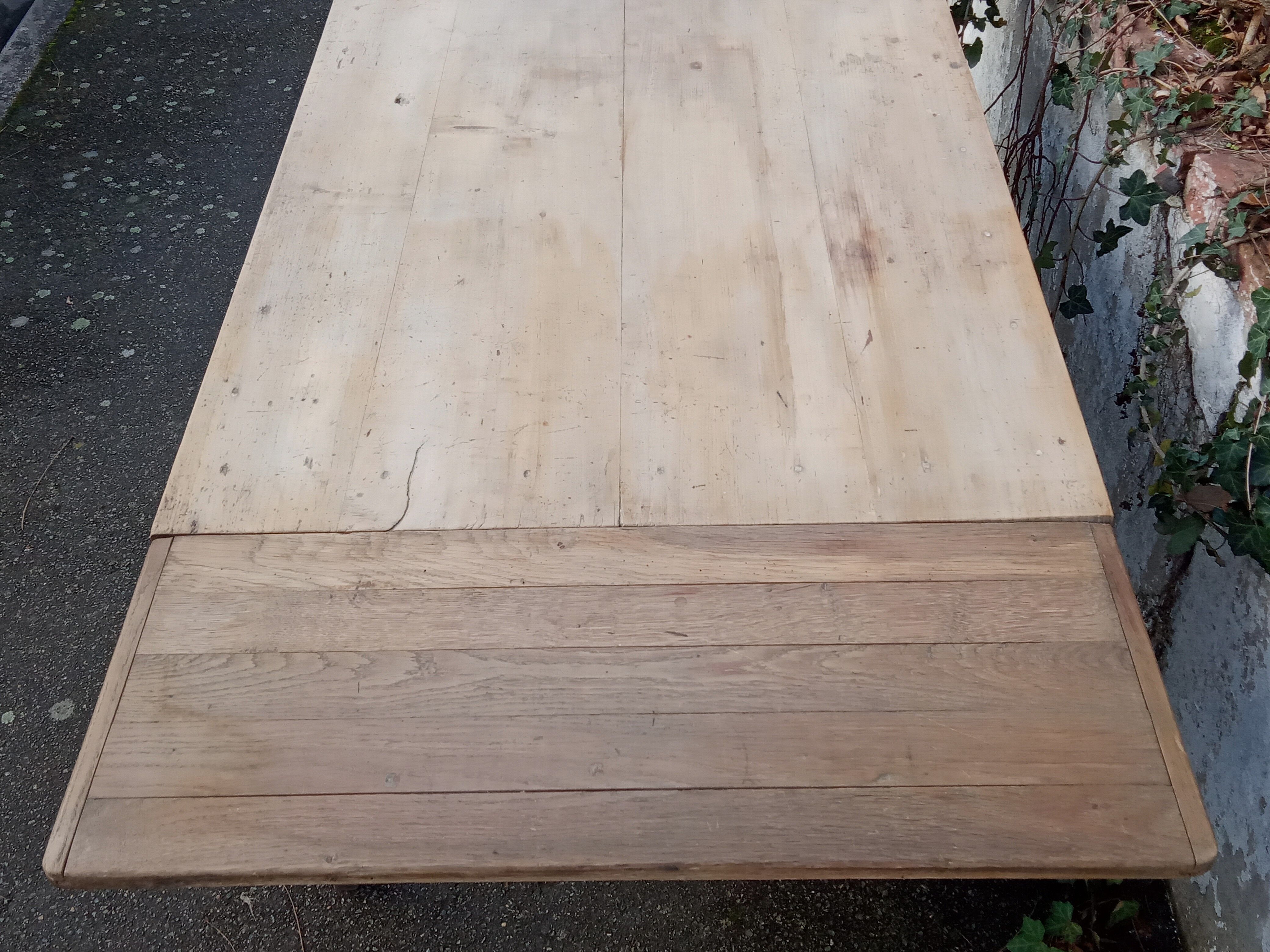 Extended farmhouse table, 8 people