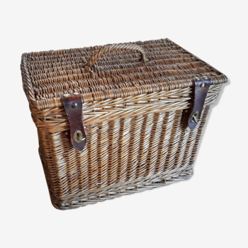 Early twentieth picnic basket