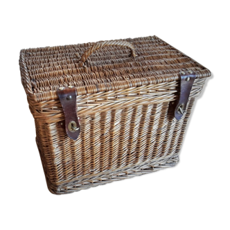 Early twentieth picnic basket