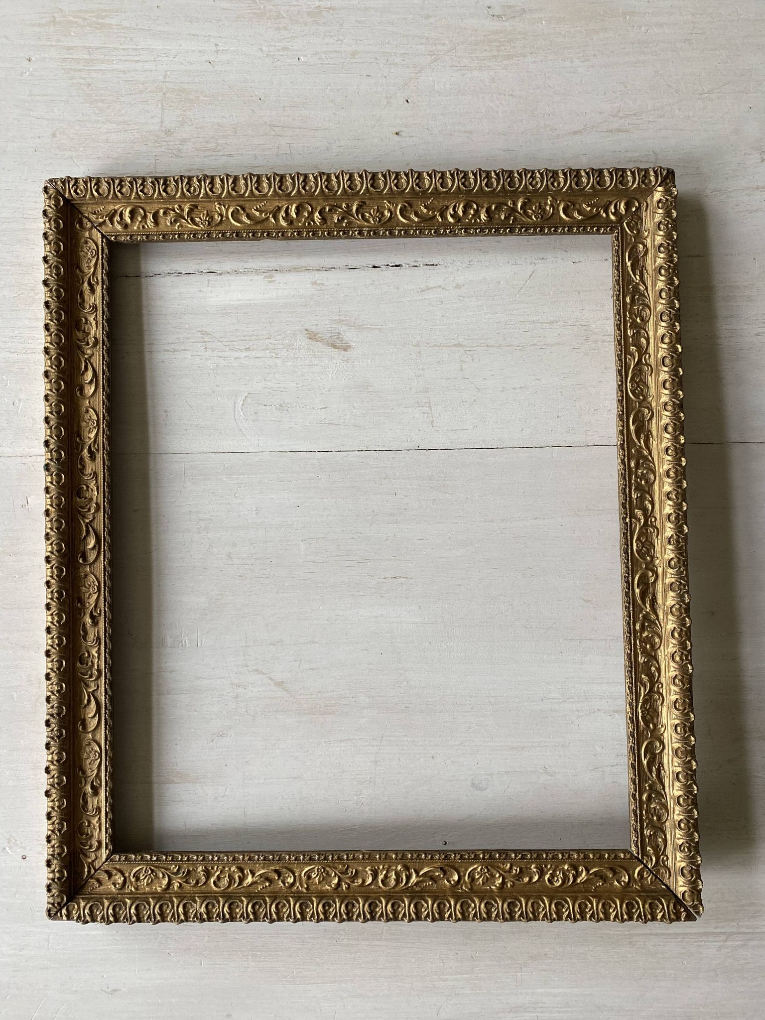Wooden frame and gilded and carved stucco of the nineteenth century
