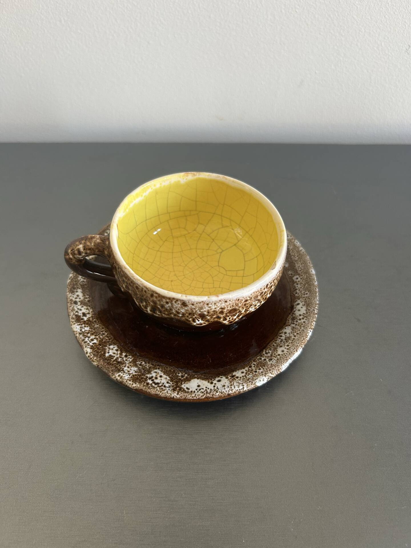 Tasses et soucoupes Vallauris