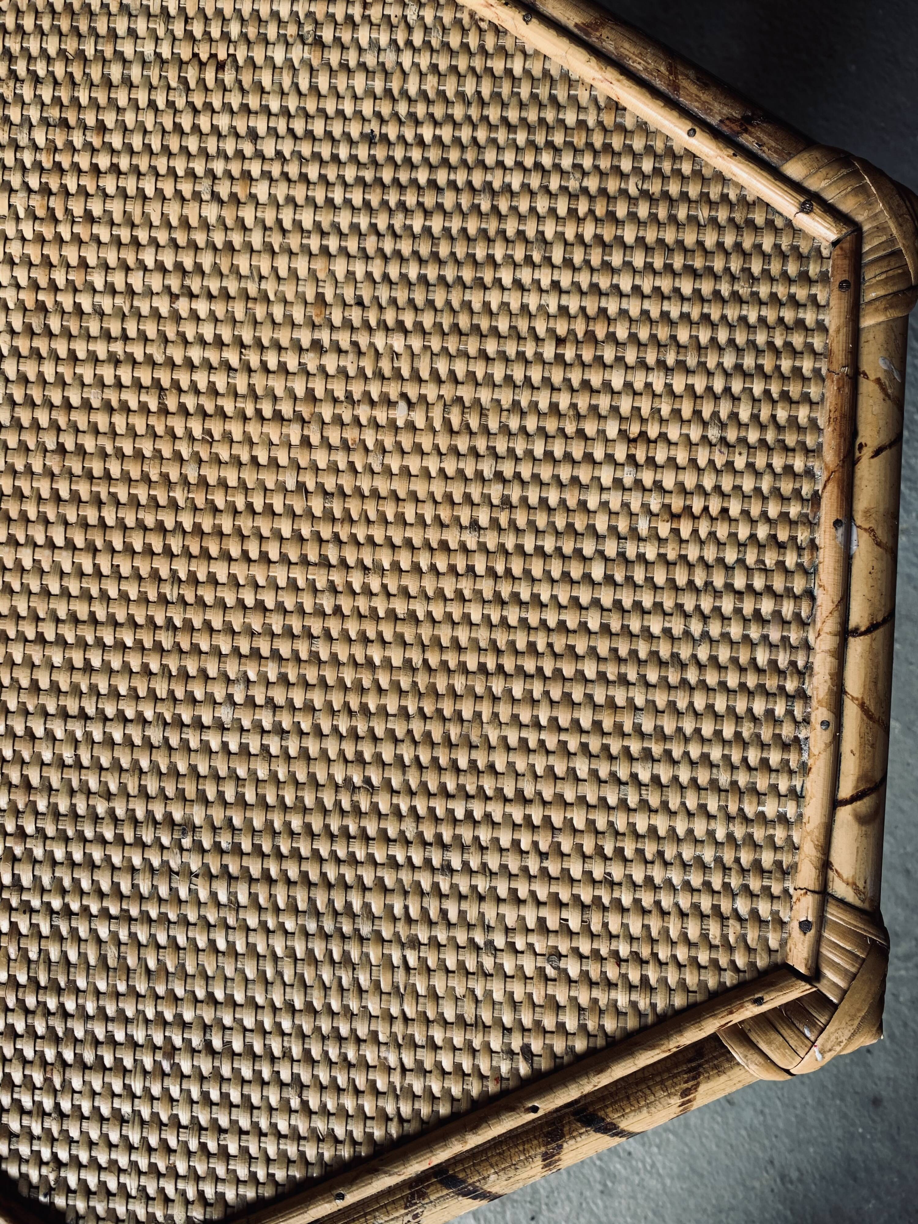 2 octagonal rattan coffee tables