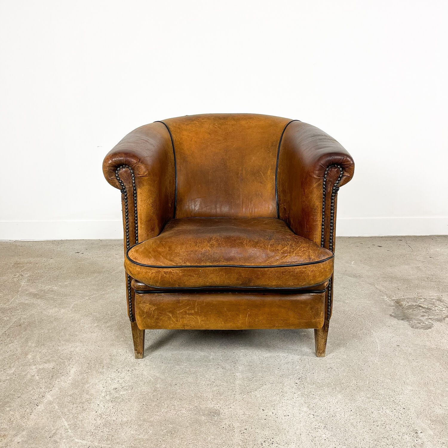 Vintage sheep leather tub club chair apeldoorn