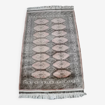 Vintage hand-woven Pakistani Bukhara rug 146x95cm.