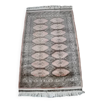 Vintage hand-woven Pakistani Bukhara rug 146x95cm.