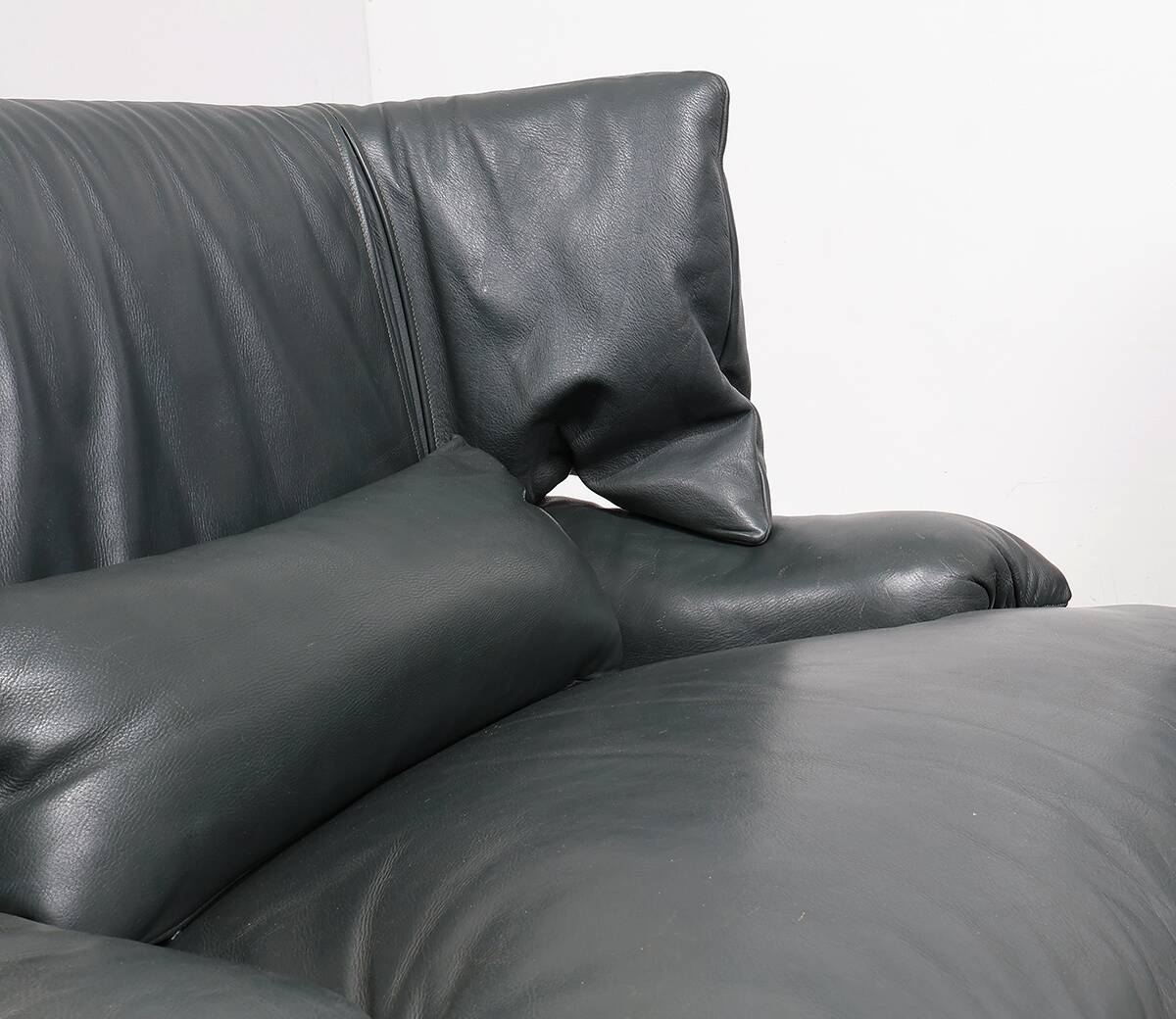 Cassina Portovenere set leather lounge chairs with ottoman