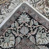 Persian rug in pure silk