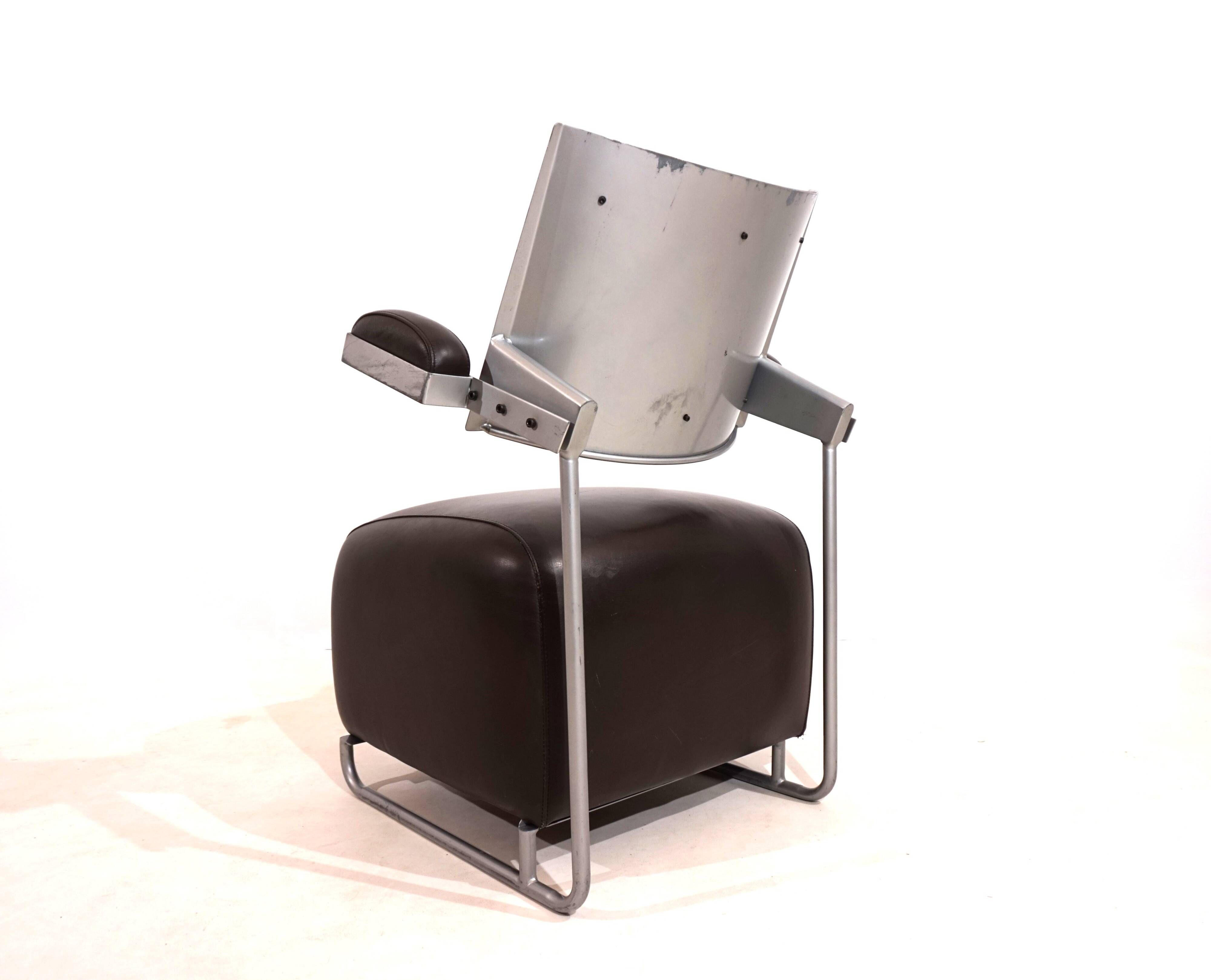 Fauteuil lounge en cuir Oscar pour Inno Oy par Harri Korhonen