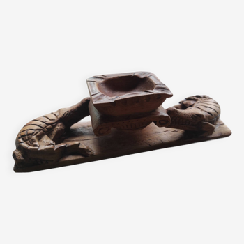 Cendrier en bois sculpté avec crocodiles vintage