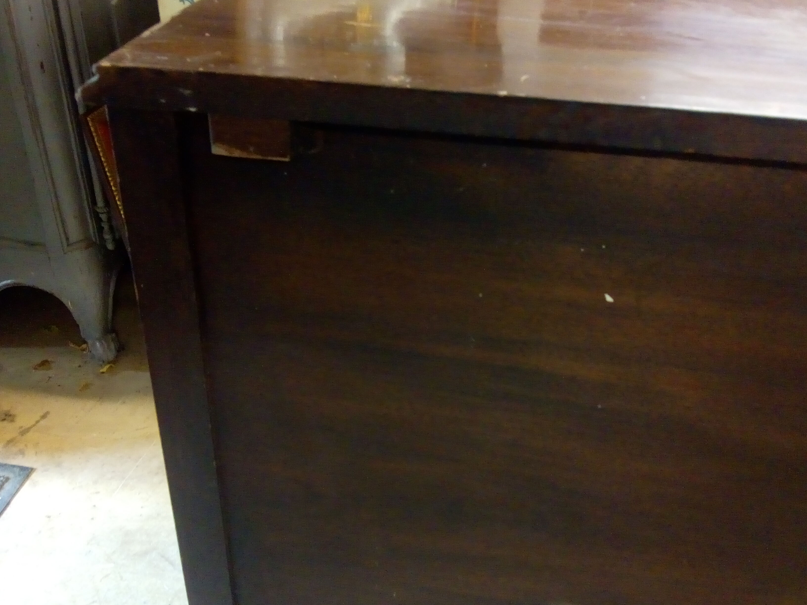 English chest of drawers in massive mahogany