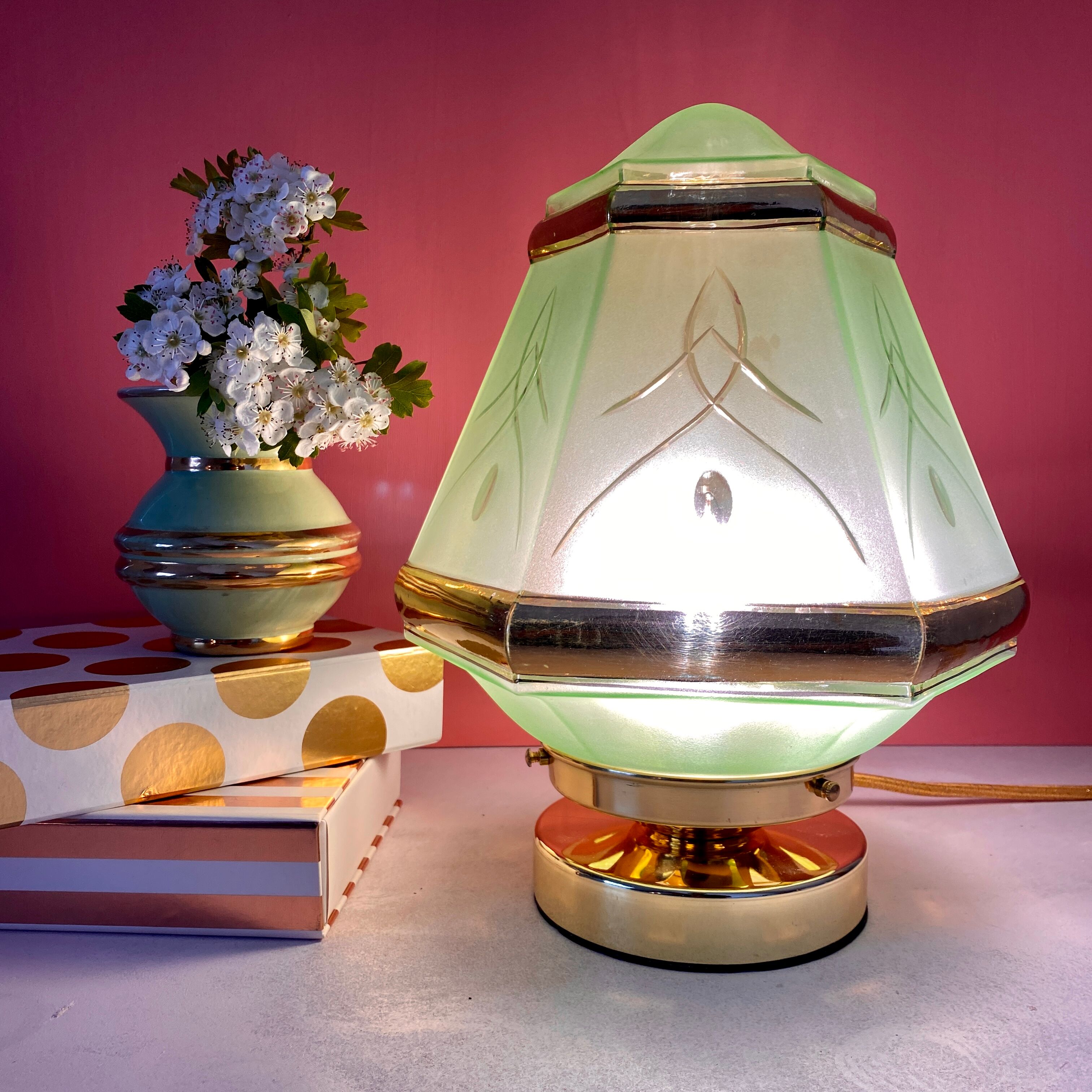 Table lamp globe vintage art deco glass