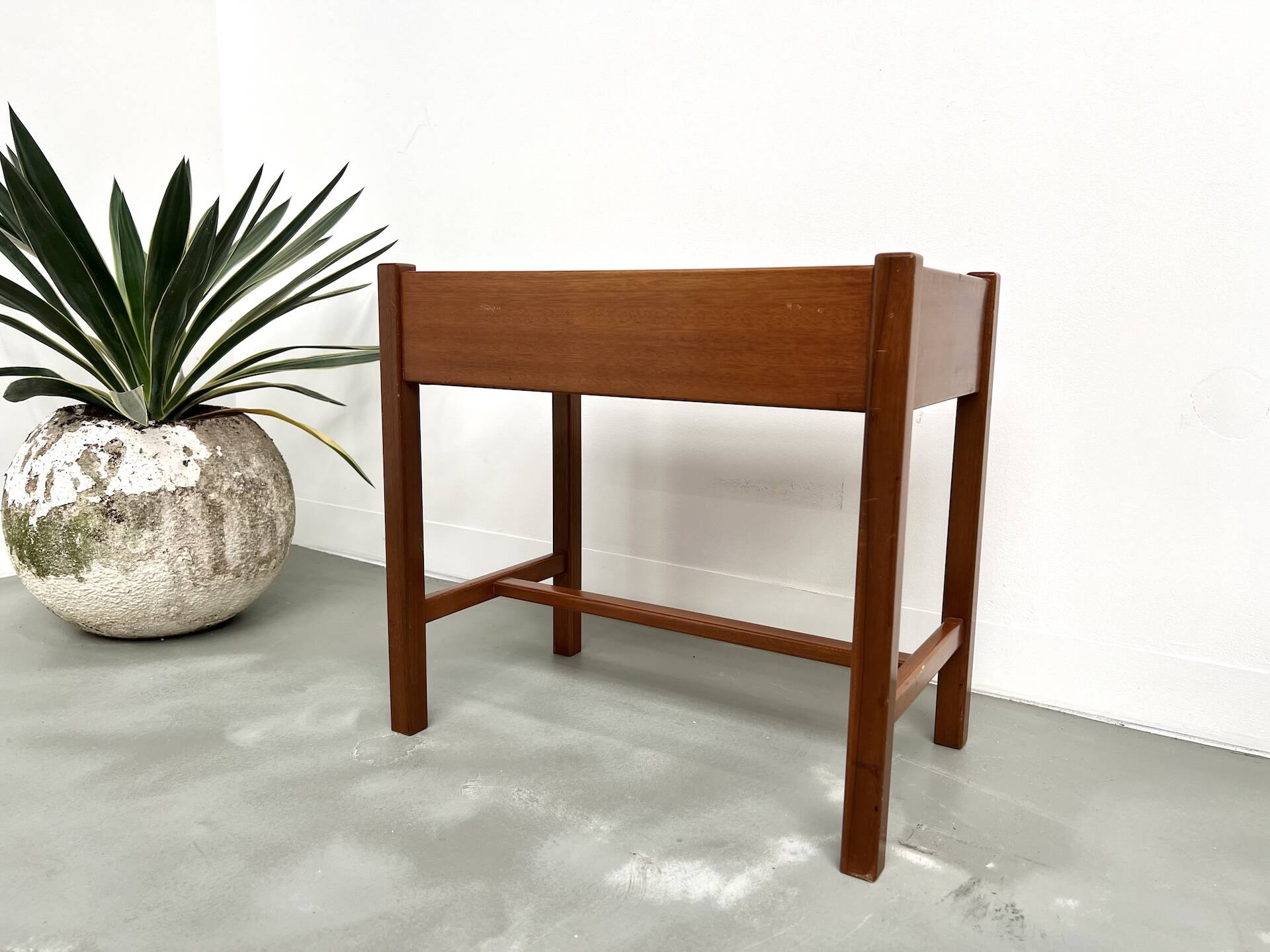 Chevet en teck sculpté, Arne Wahl Iversen