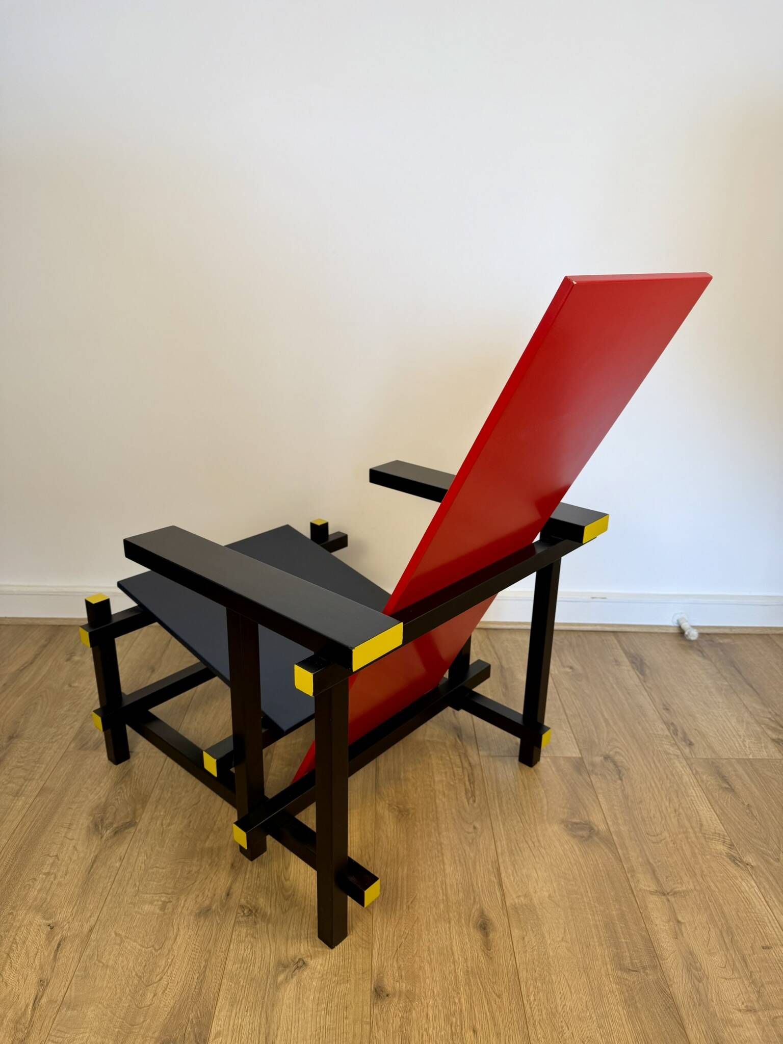 Red and Blue Chair in the Style of Gerrit Rietveld – De Stijl Movement