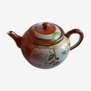 Théière en porcelaine chinoise, motif chinois peints à la main, signée