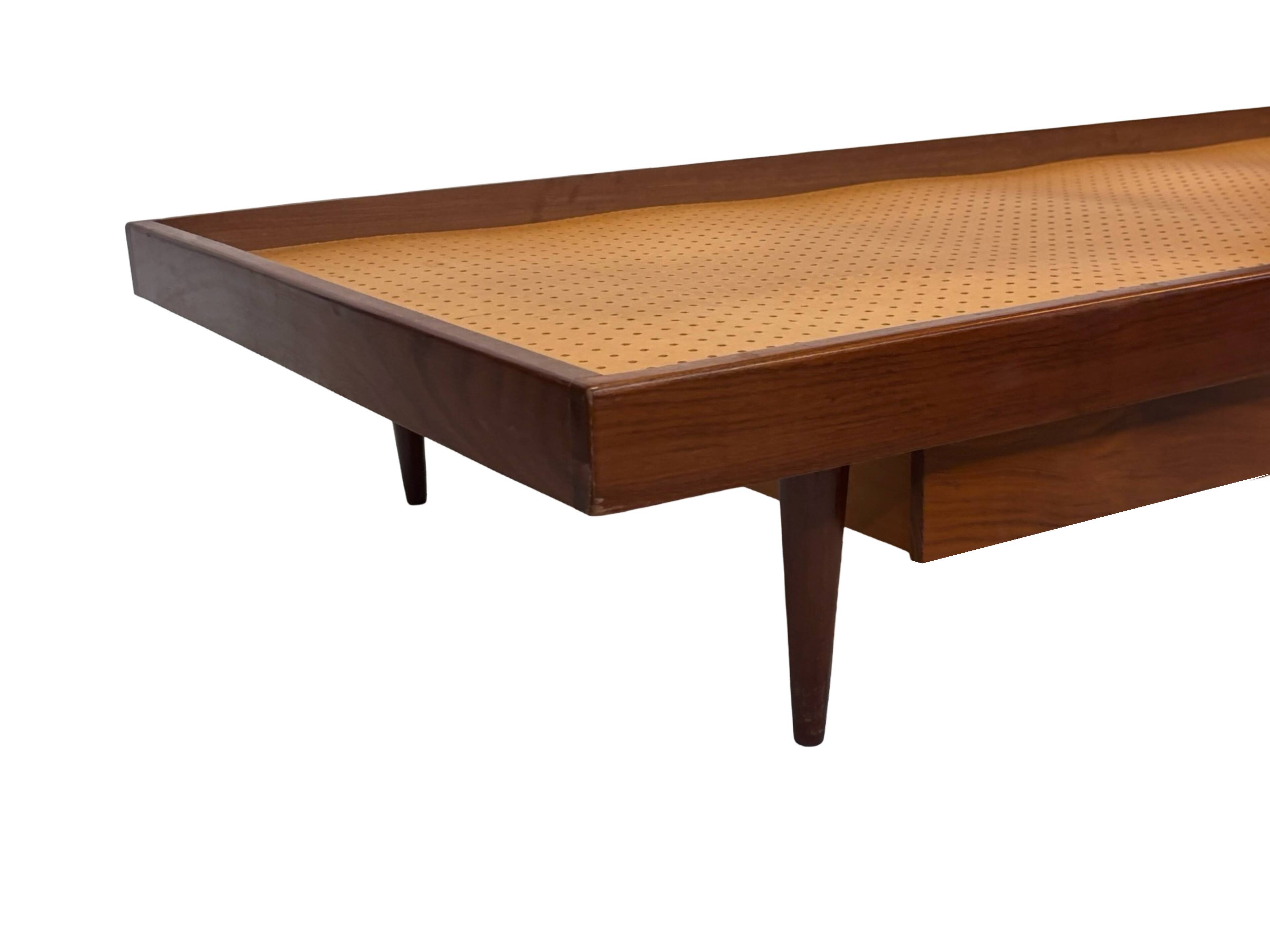 Vintage mid century daybed in teak design with drawers