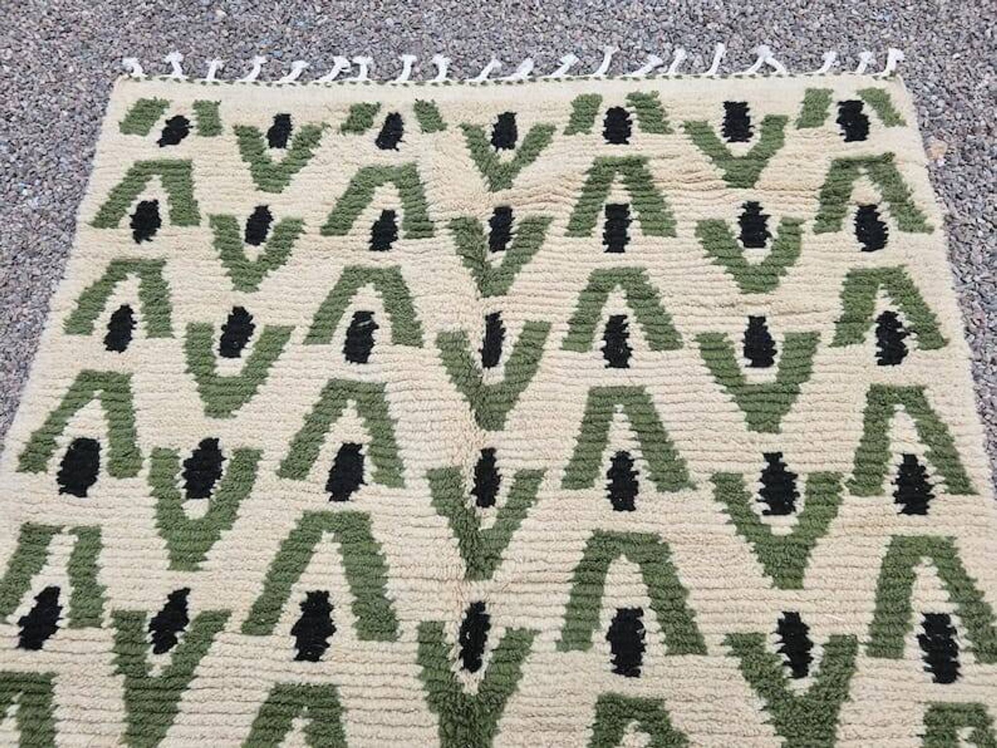 Tapis berbere fait main taille 150 x 250 cm