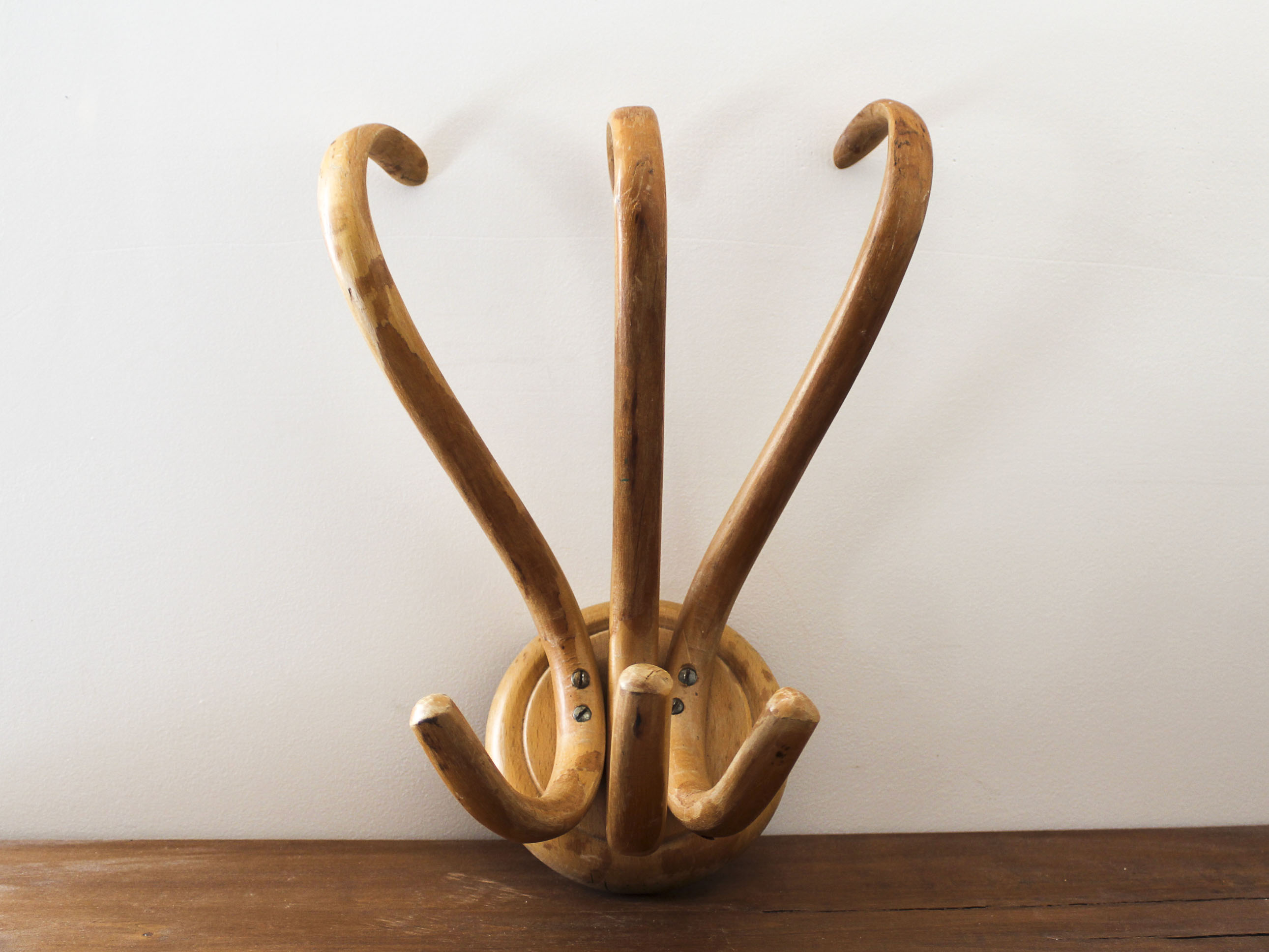 Vintage 3-spoke curved wood hook