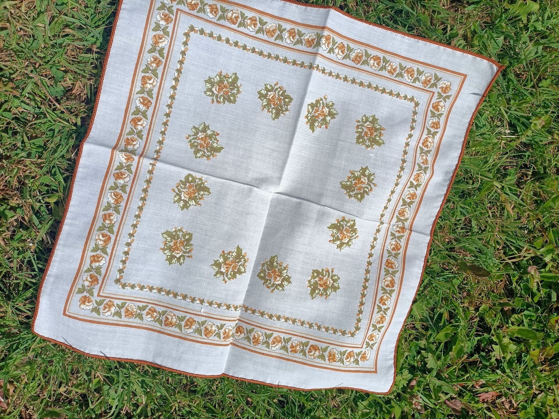Retro table napkins x2