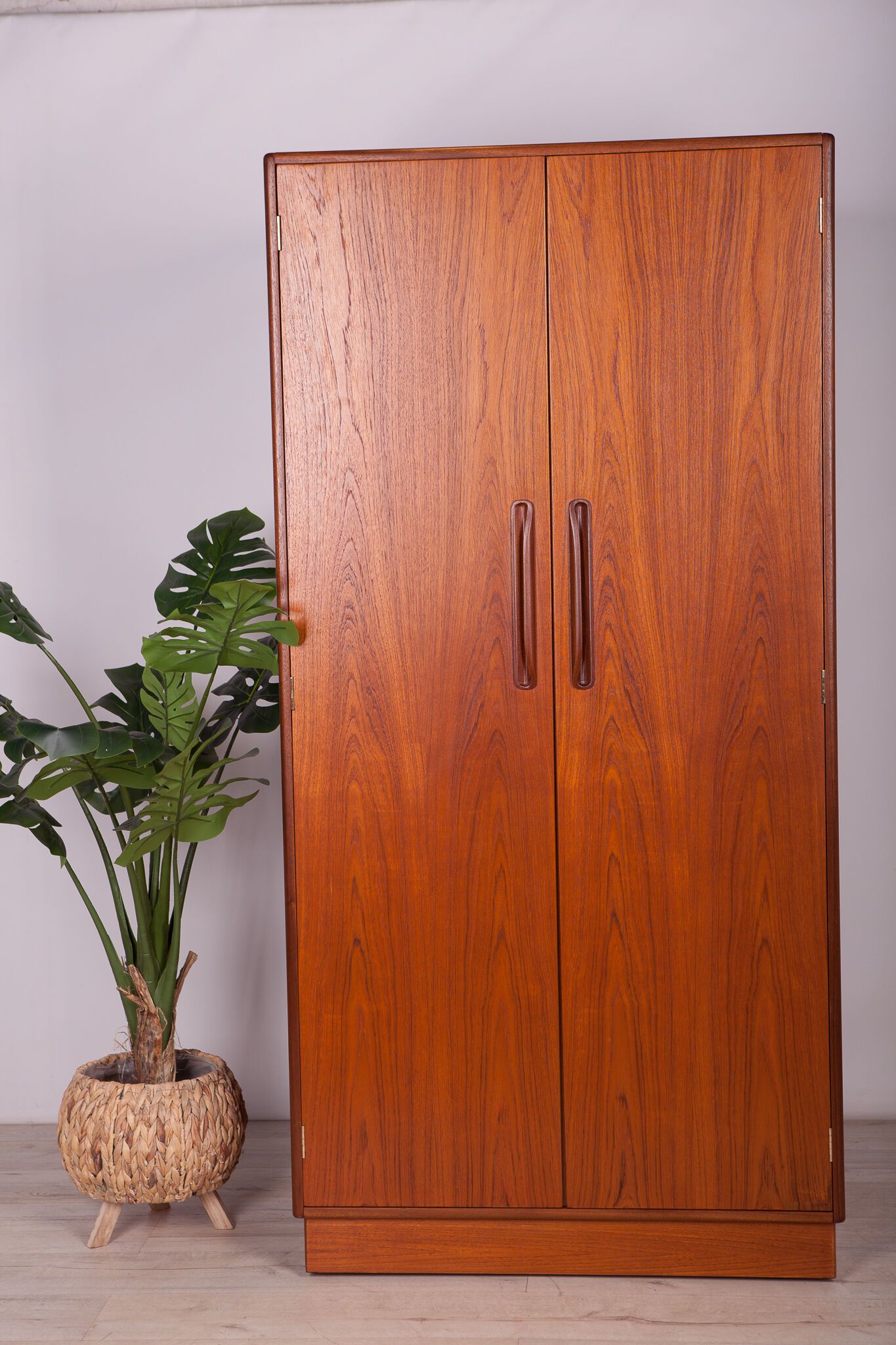 Mid-century teak wardrobe from g-plan, 1960s