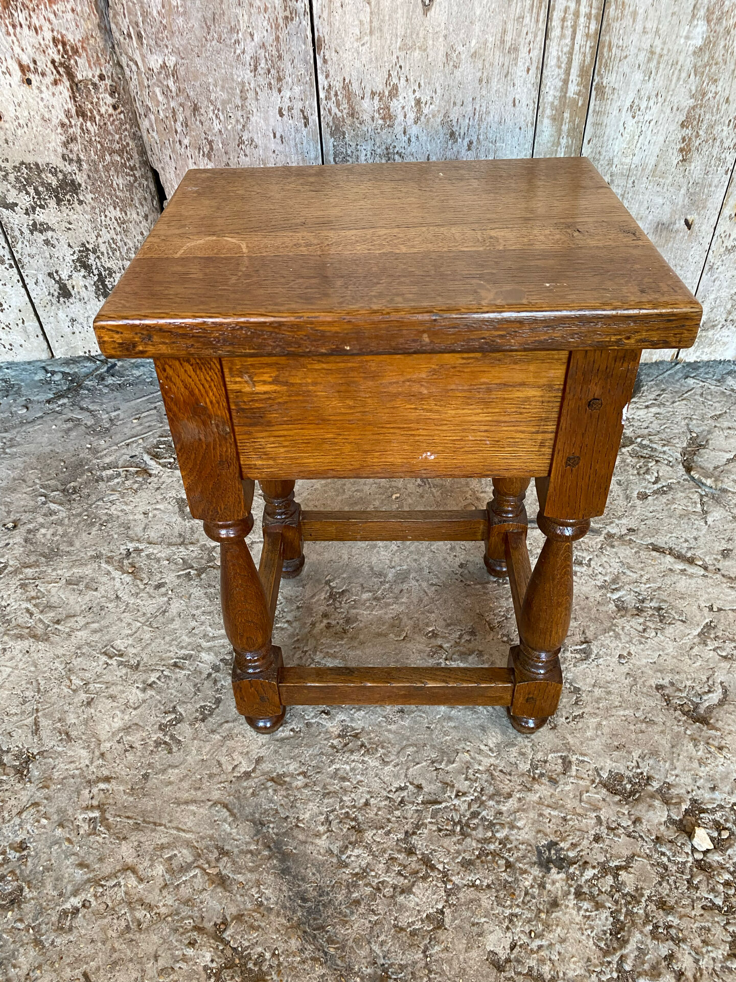 Vintage Solid Oak Nightstand with Storage #E105