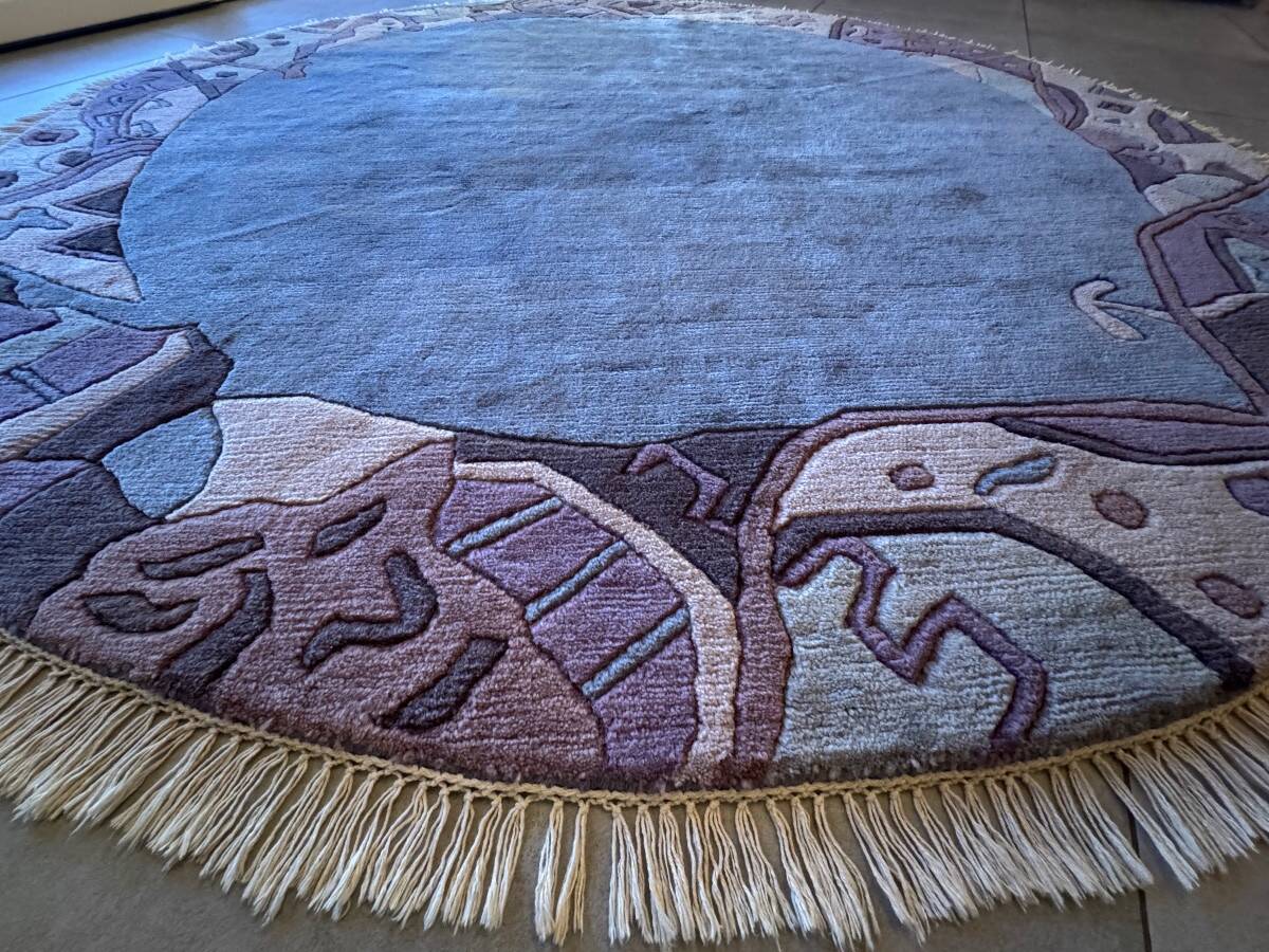 Round Nepalese rug diameter: 200 cm
