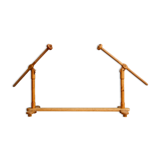 Old display, wooden shop bearing