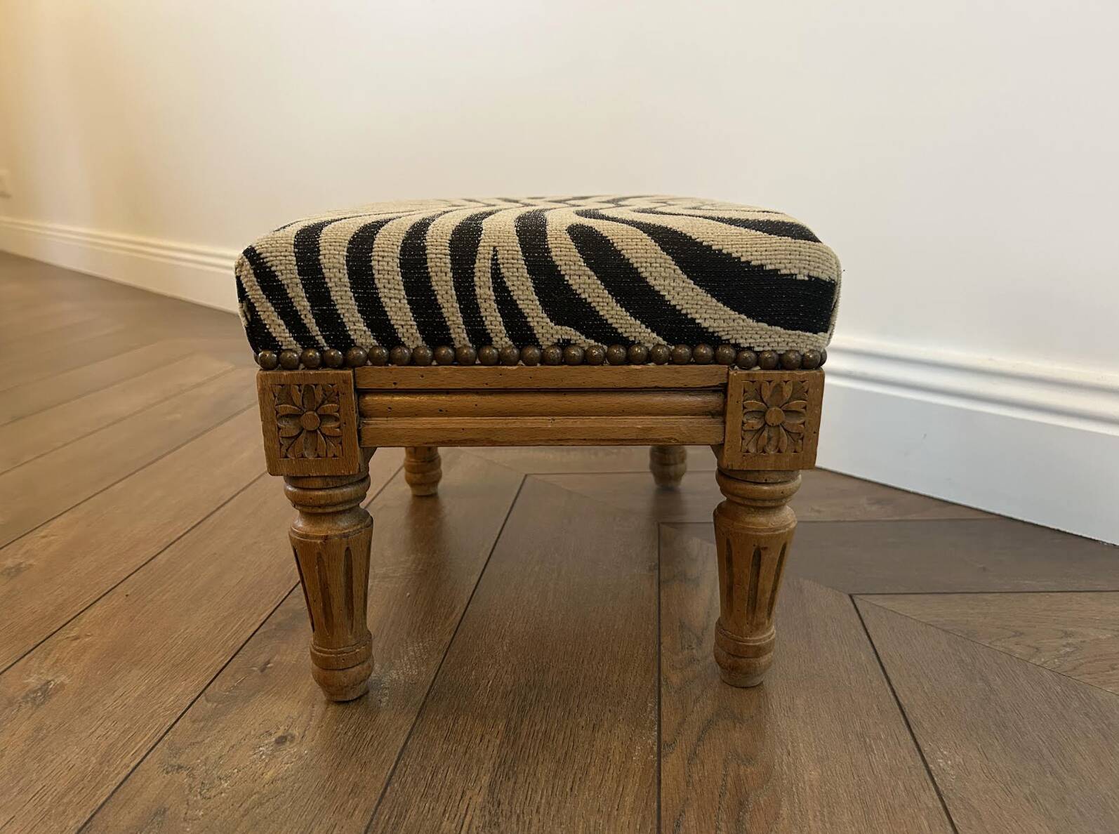 Louis XVI style footrest