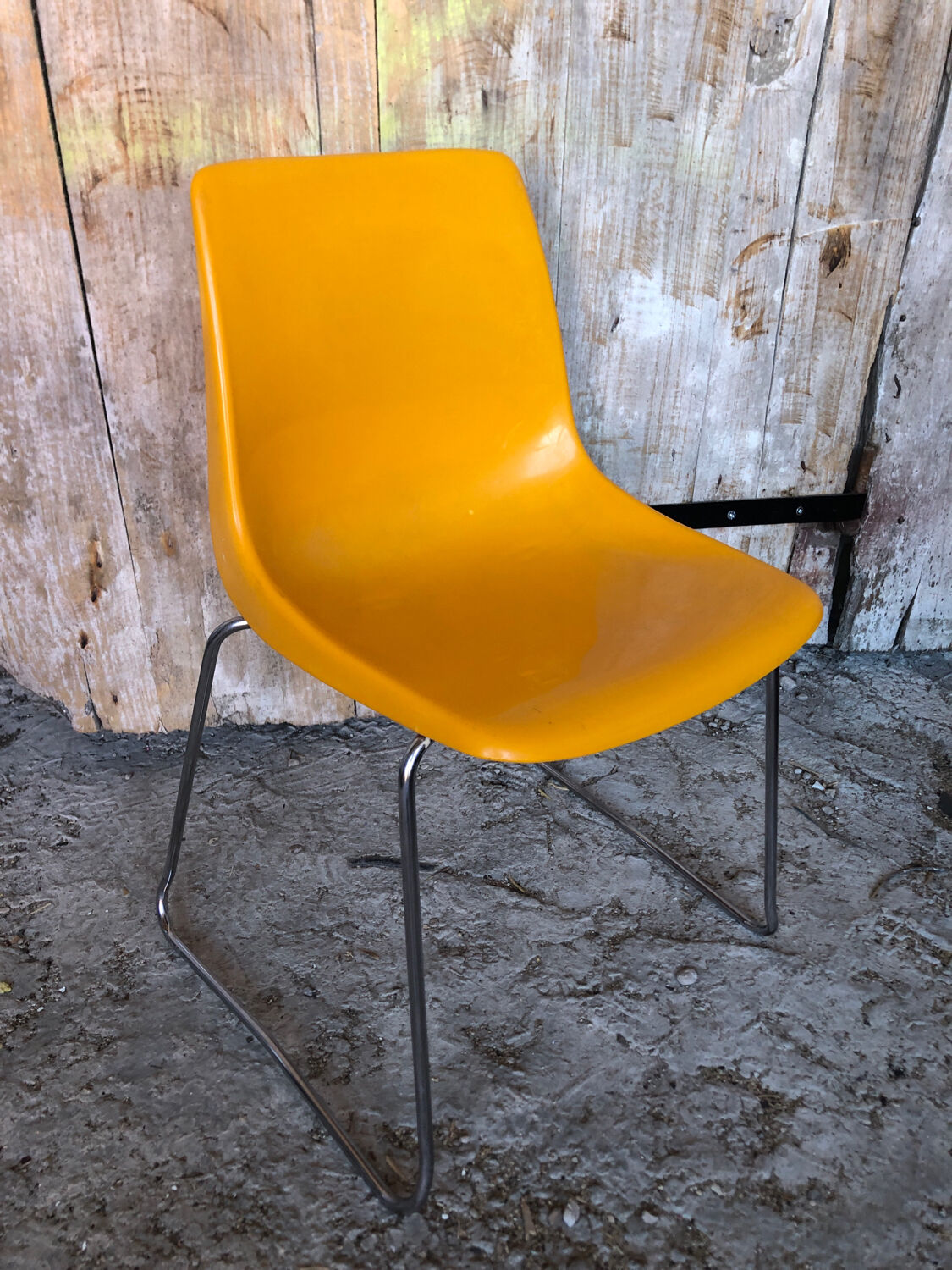 Grosfillex shell chair