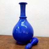 Carafe vintage en opaline bleu cobalt