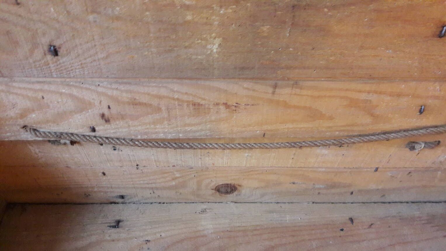 Le Creuset wooden box