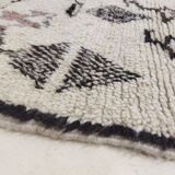 Vintage Berber rug 306 X 135 CM