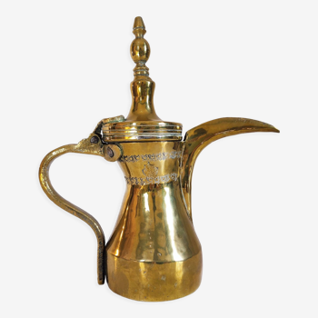 Brass coffee maker Saudi Arabia XIX
