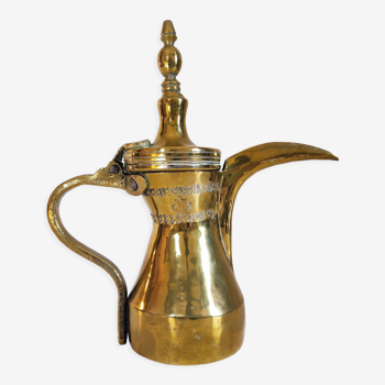 Cafetière laiton arabie saoudite XIX