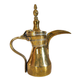 Brass coffee maker Saudi Arabia XIX